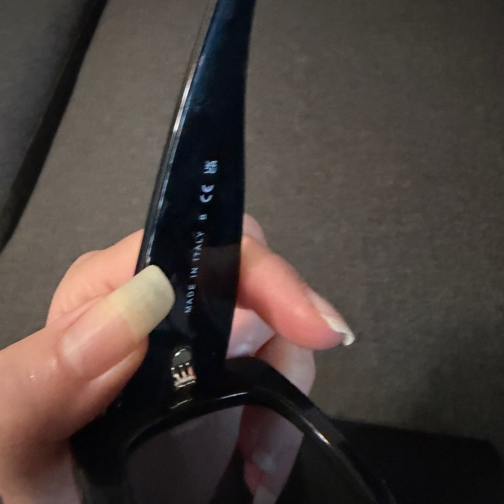 Chanel RECTANGLE SUNGLASSES - Picture 7 of 9